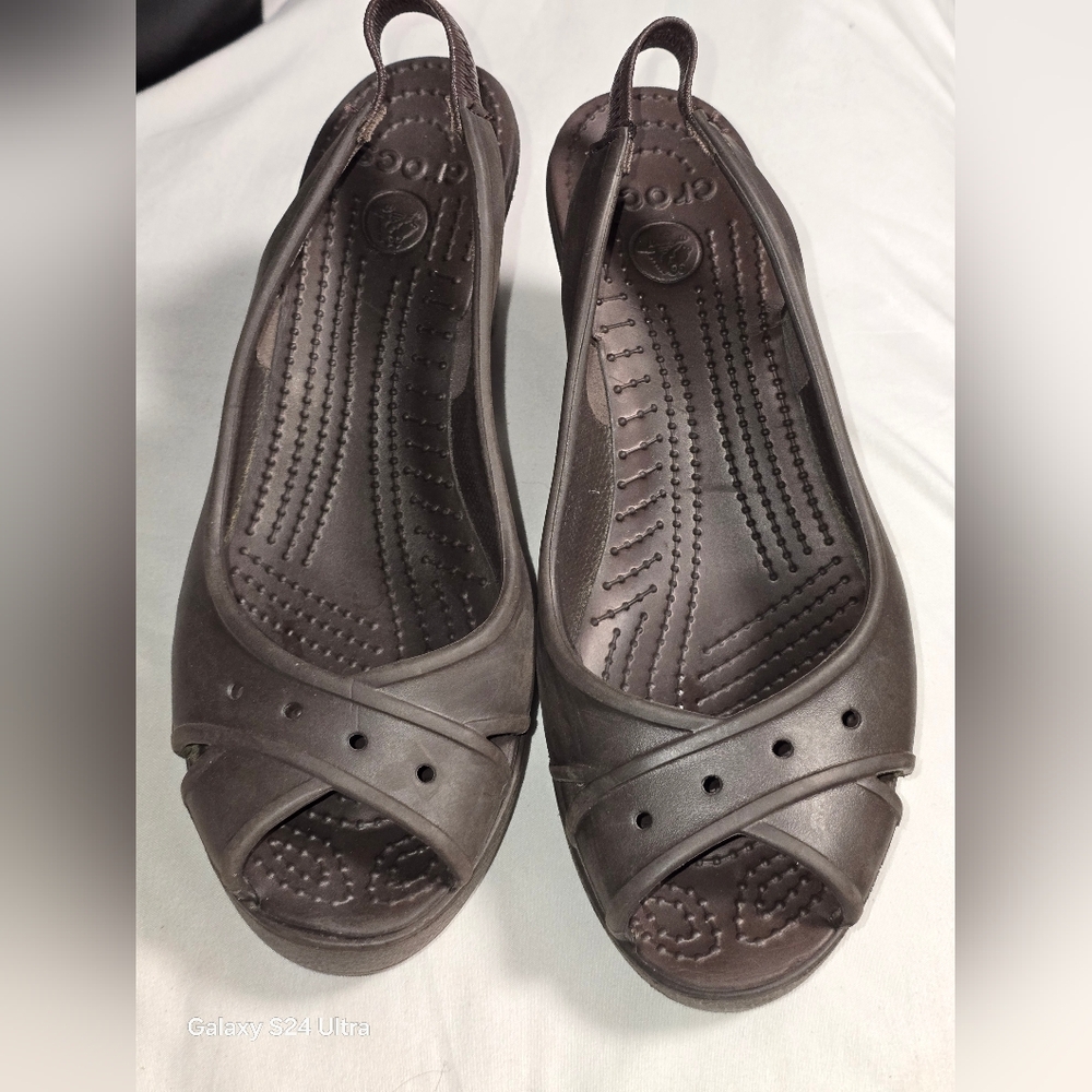 Crocs * Brown Farrah Wedge Heel Slip On *  Size 8 * Sling Back Peep Toe